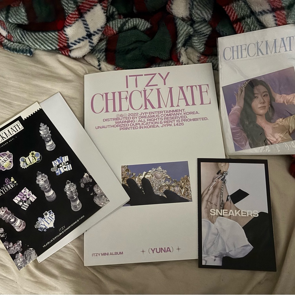 ITZY Checkmate Album (Yuna ver.)